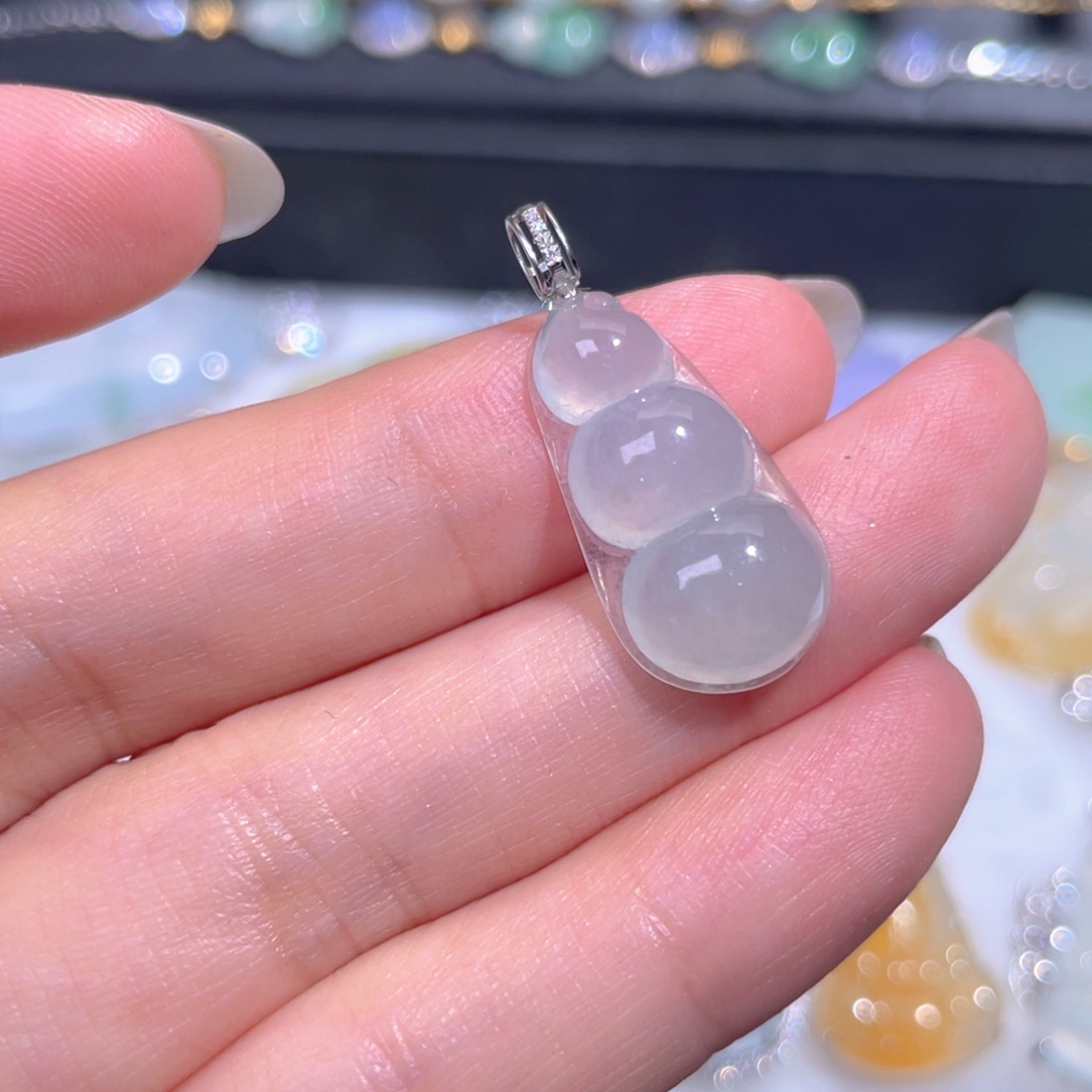 颈饰18K金镶嵌翡翠翡翠