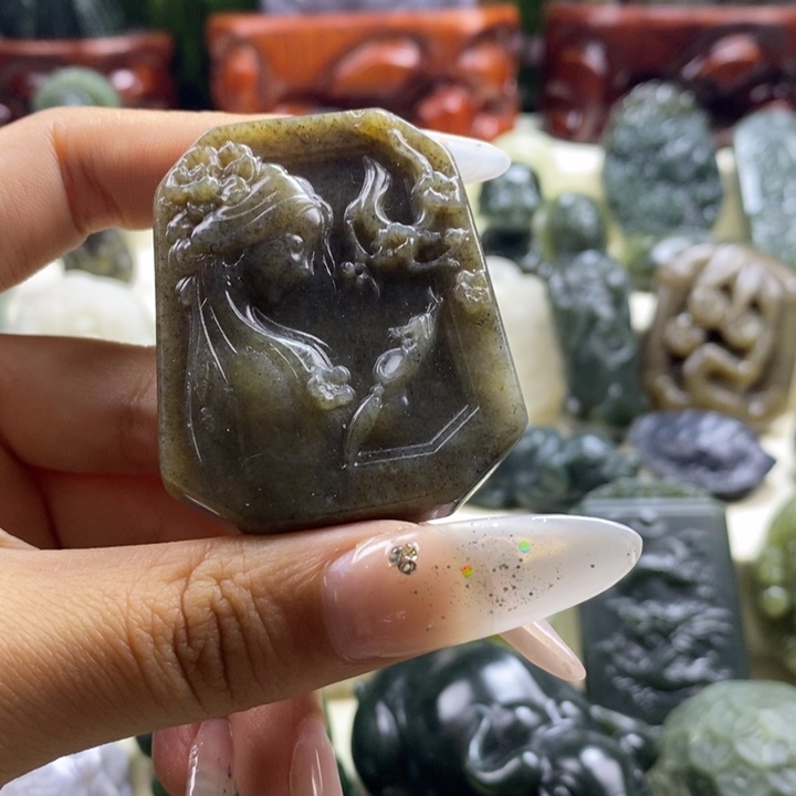 和田玉颈饰未镶嵌