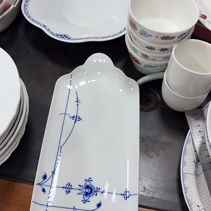 长方形鱼盘唐草13寸。       