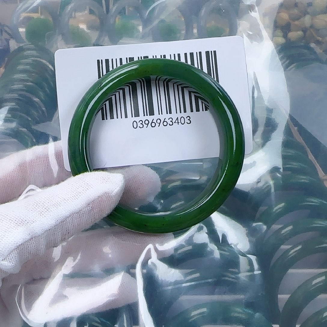 和田玉（碧玉）手镯未镶嵌53包容