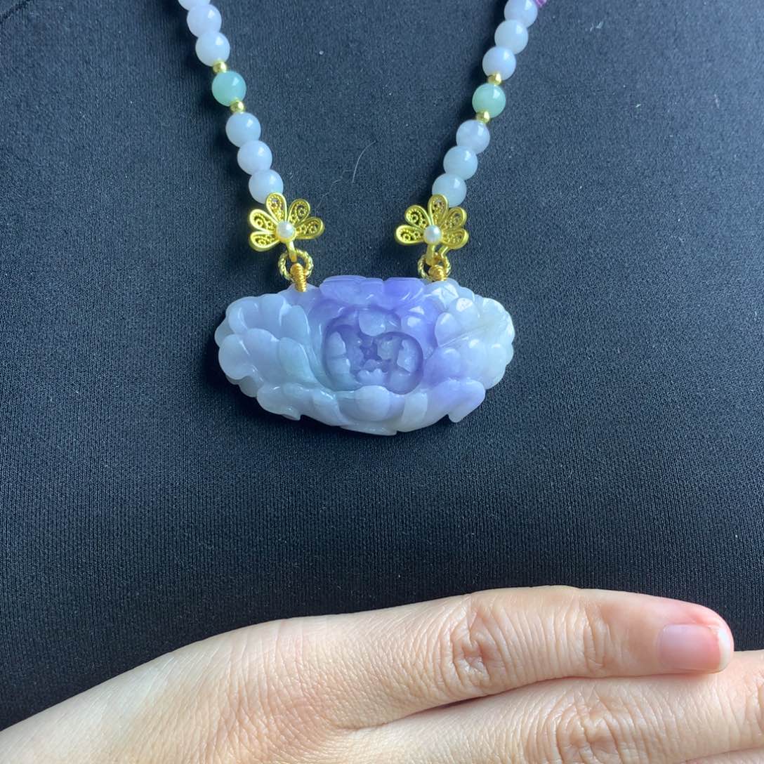 翡翠颈饰未镶嵌翡翠