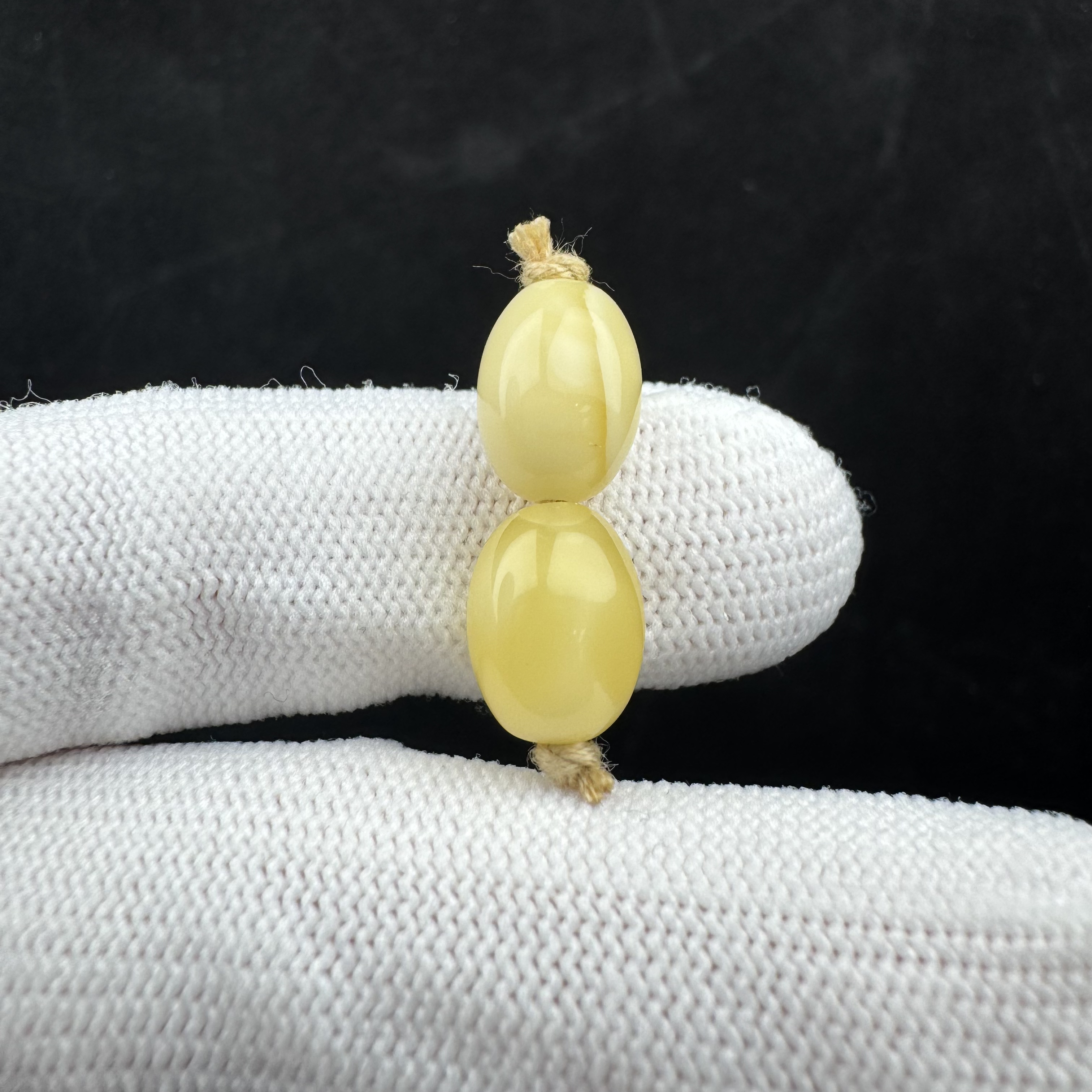 K2617天然原矿蜜蜡 对珠8.2mm支持鉴定 假一罚十
