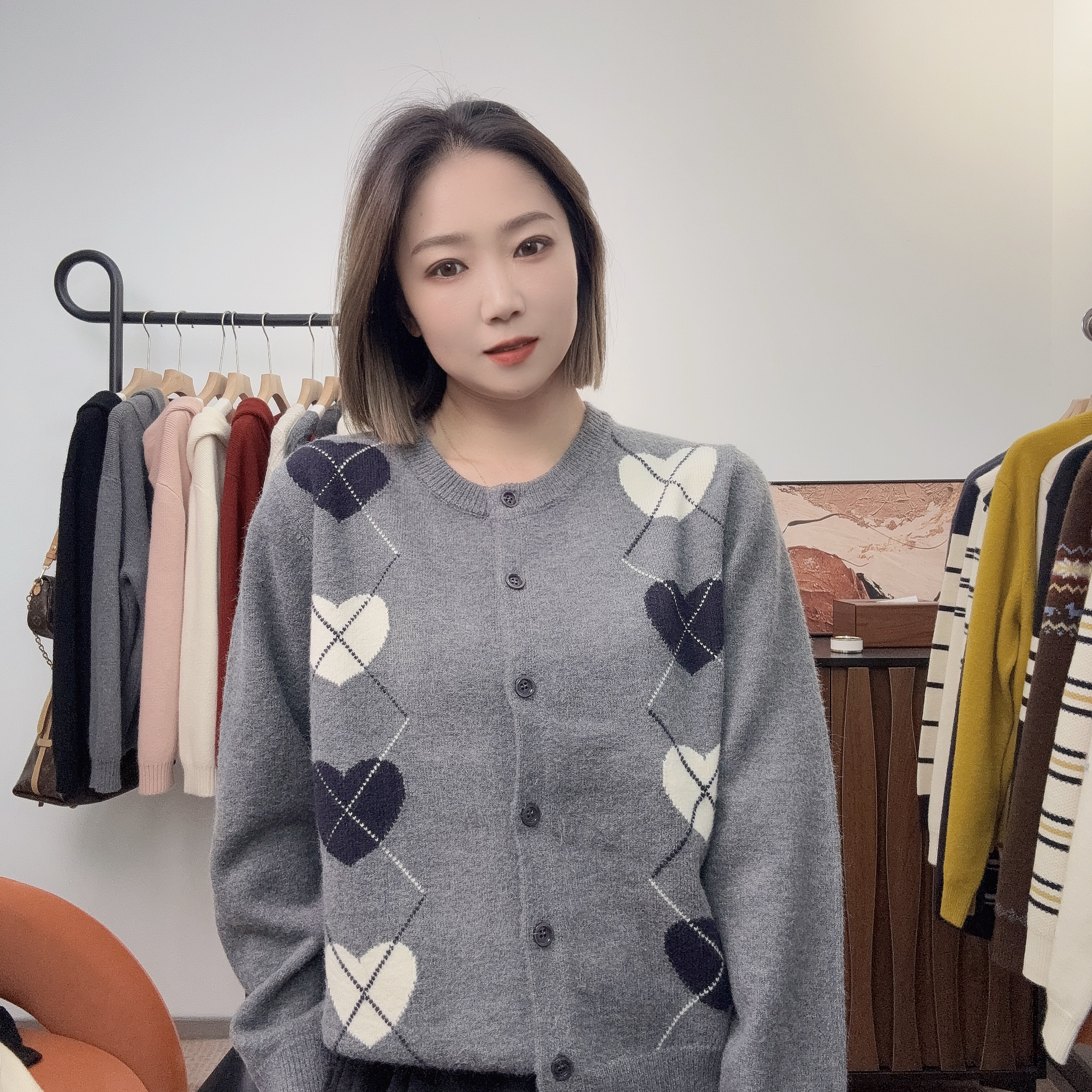 期素楠楠宠粉款爱心菱格针织开衫