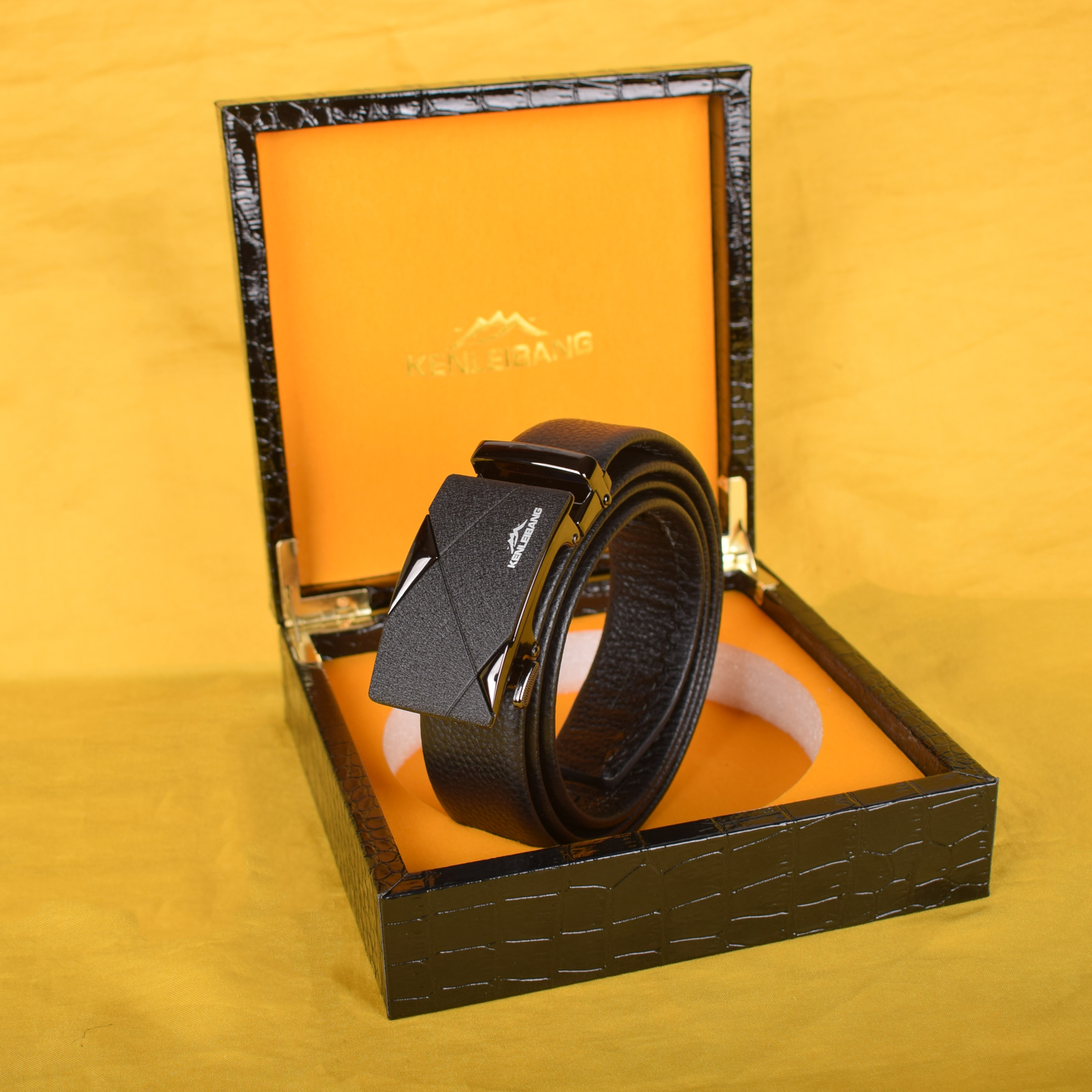 【仁汇优品X】肯雷邦男士菱格款木质礼盒商务休闲皮带