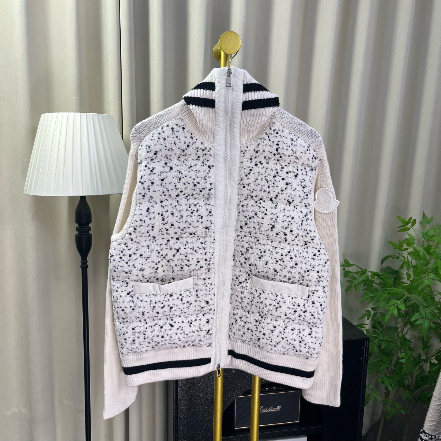 99新 MONCLER 玄色 白色泼墨香风羽绒服 m码