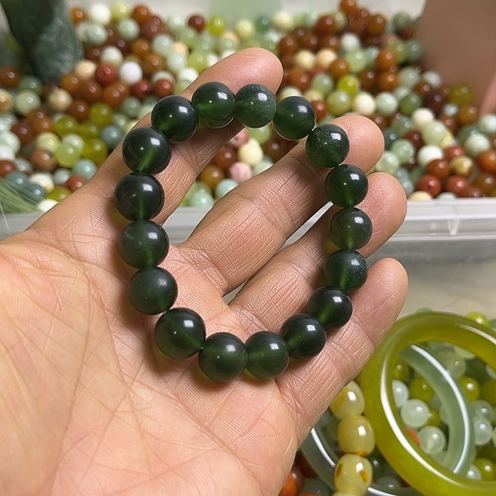 合金蛇纹石玉颈饰