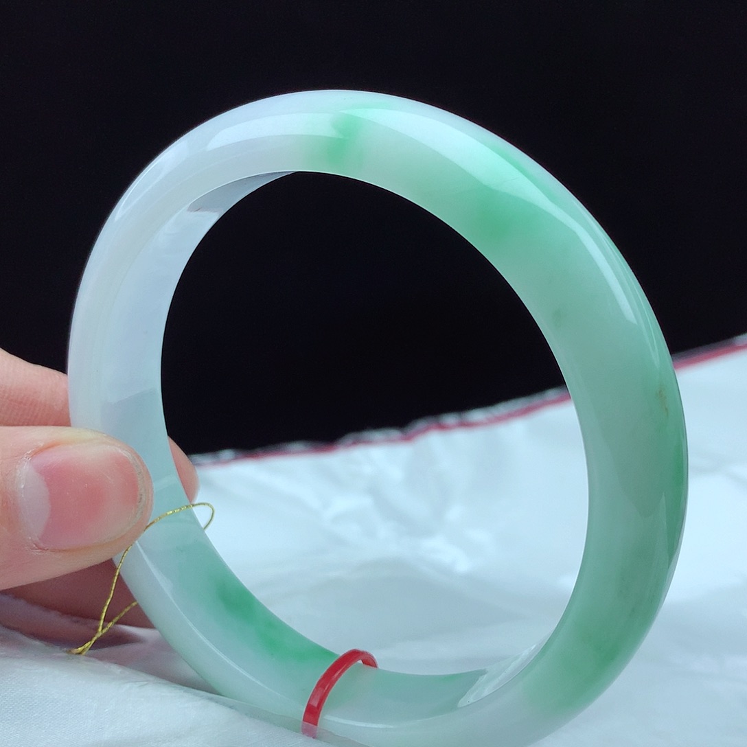 翡翠手镯未镶嵌i****手62圈3963