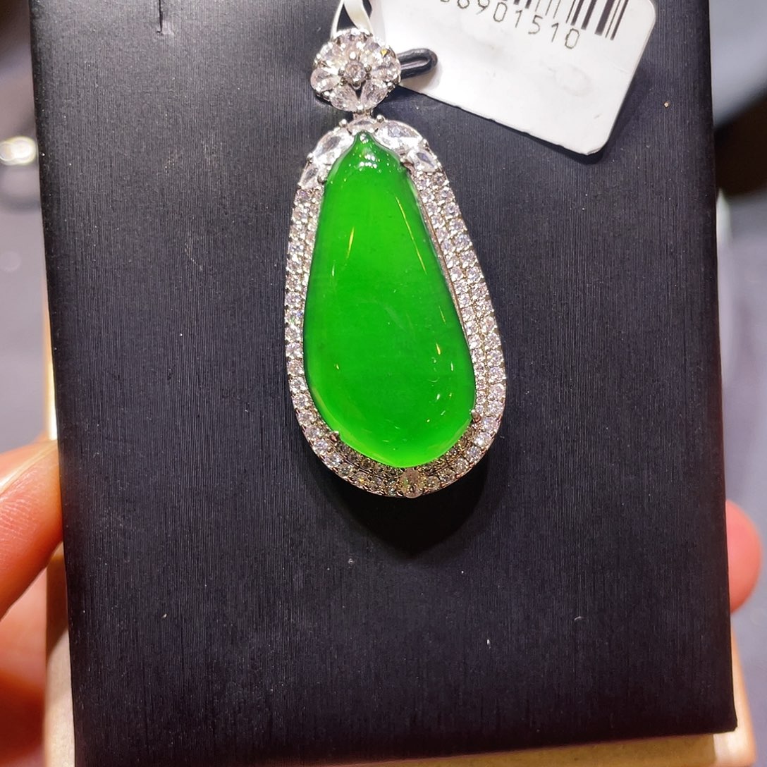 翡翠未镶嵌项链吊坠