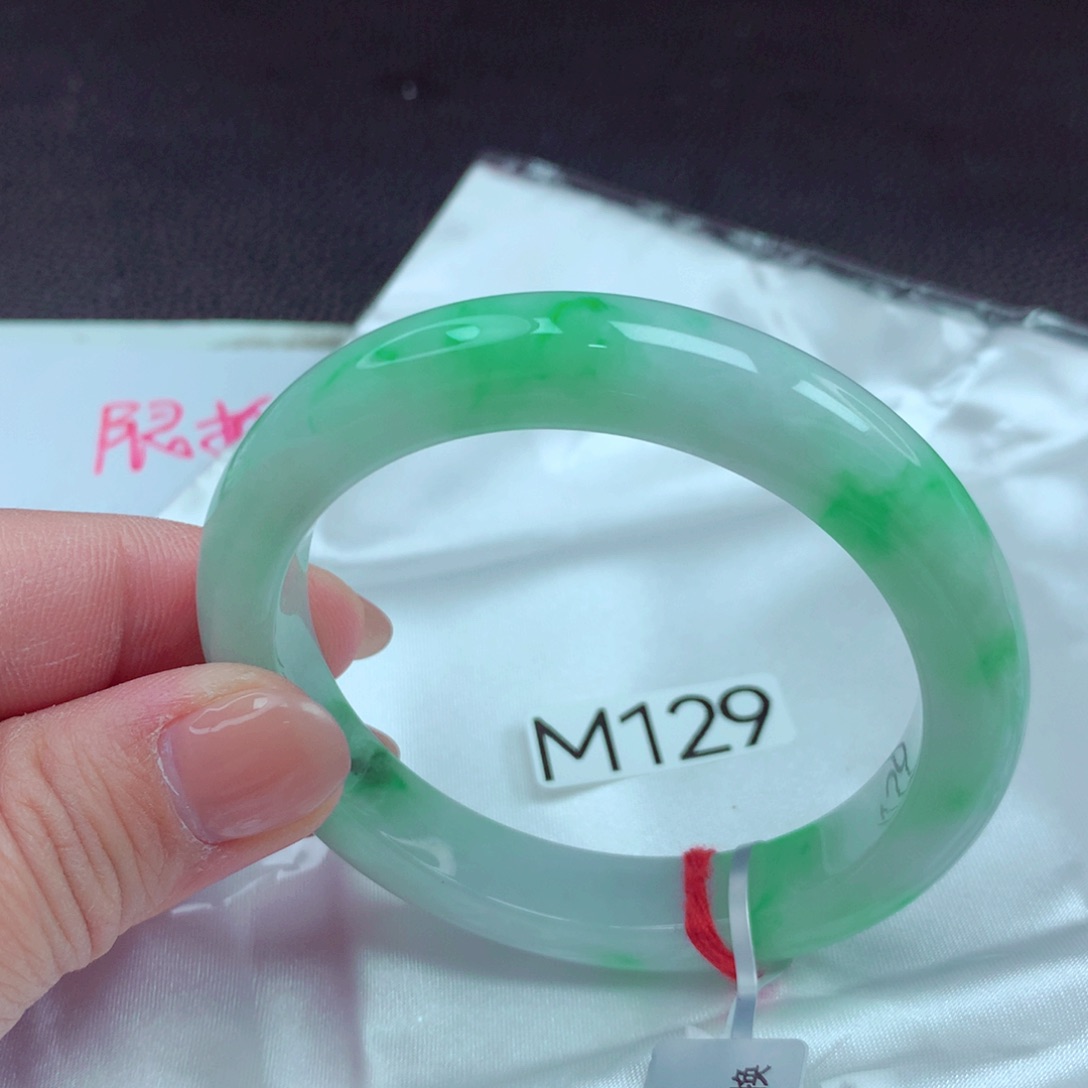 翡翠手镯未镶嵌手镯88