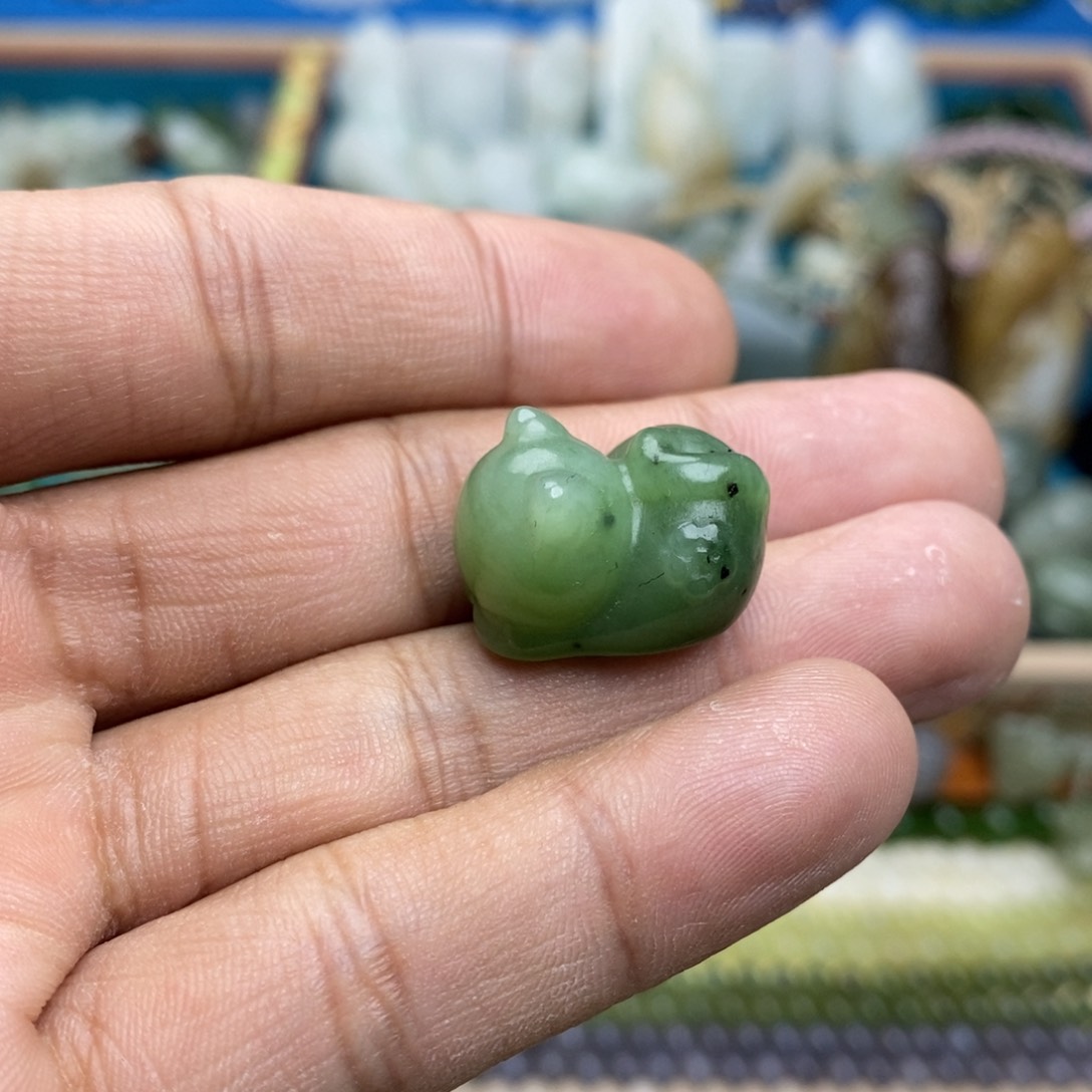 和田玉未镶嵌吊坠