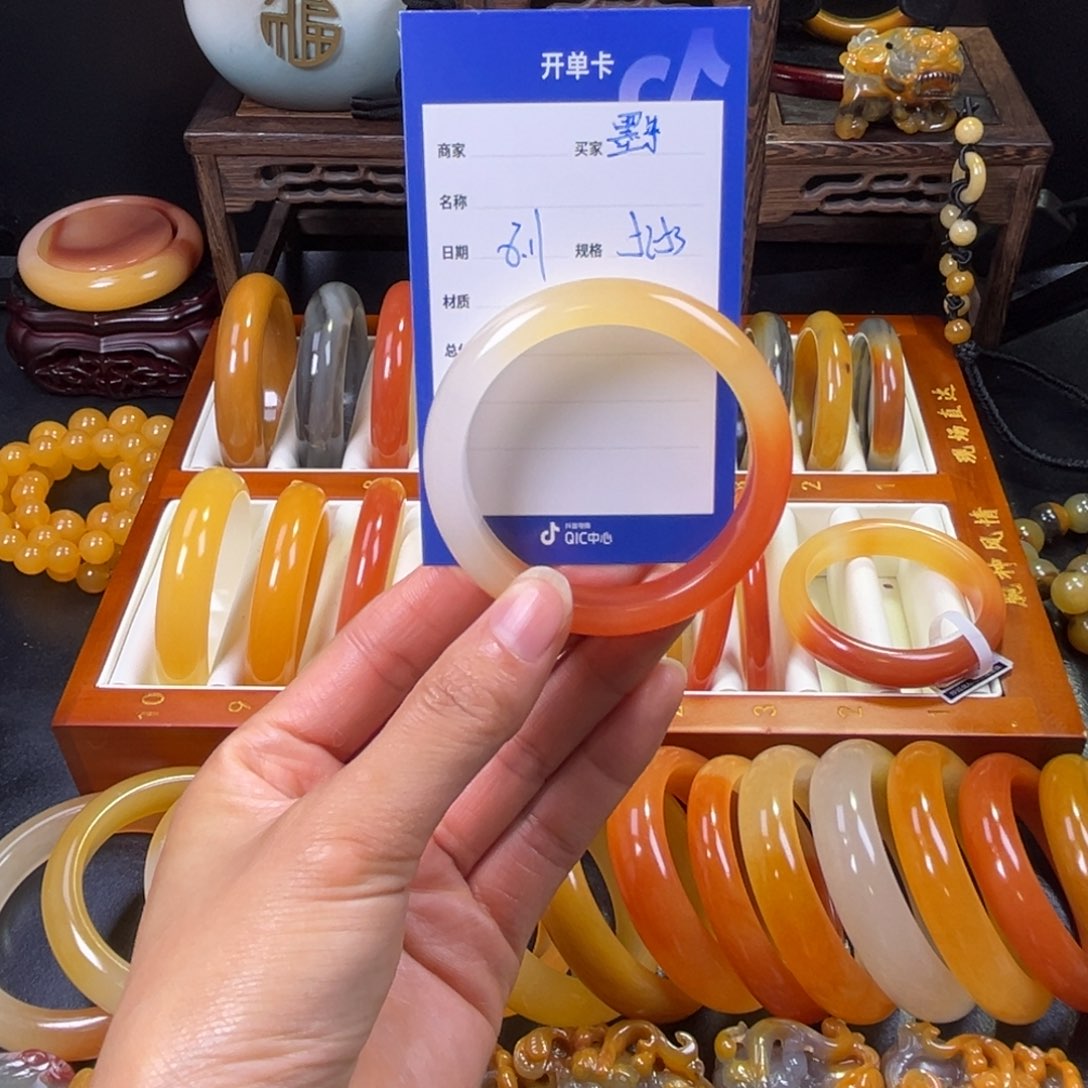 石英质玉手镯未镶嵌?****?