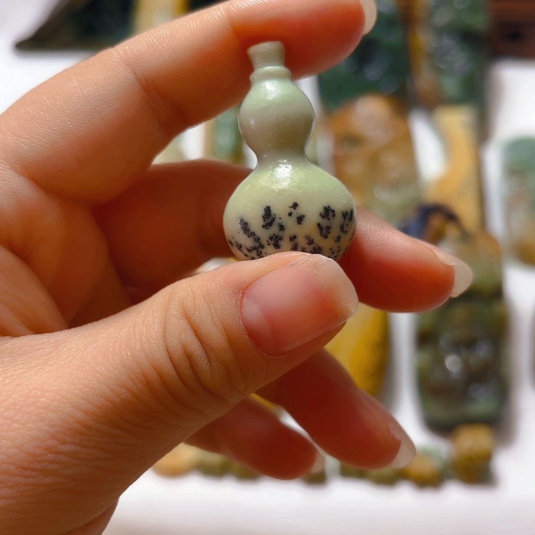 岫岩河磨玉（透闪石质玉）未镶嵌挂件