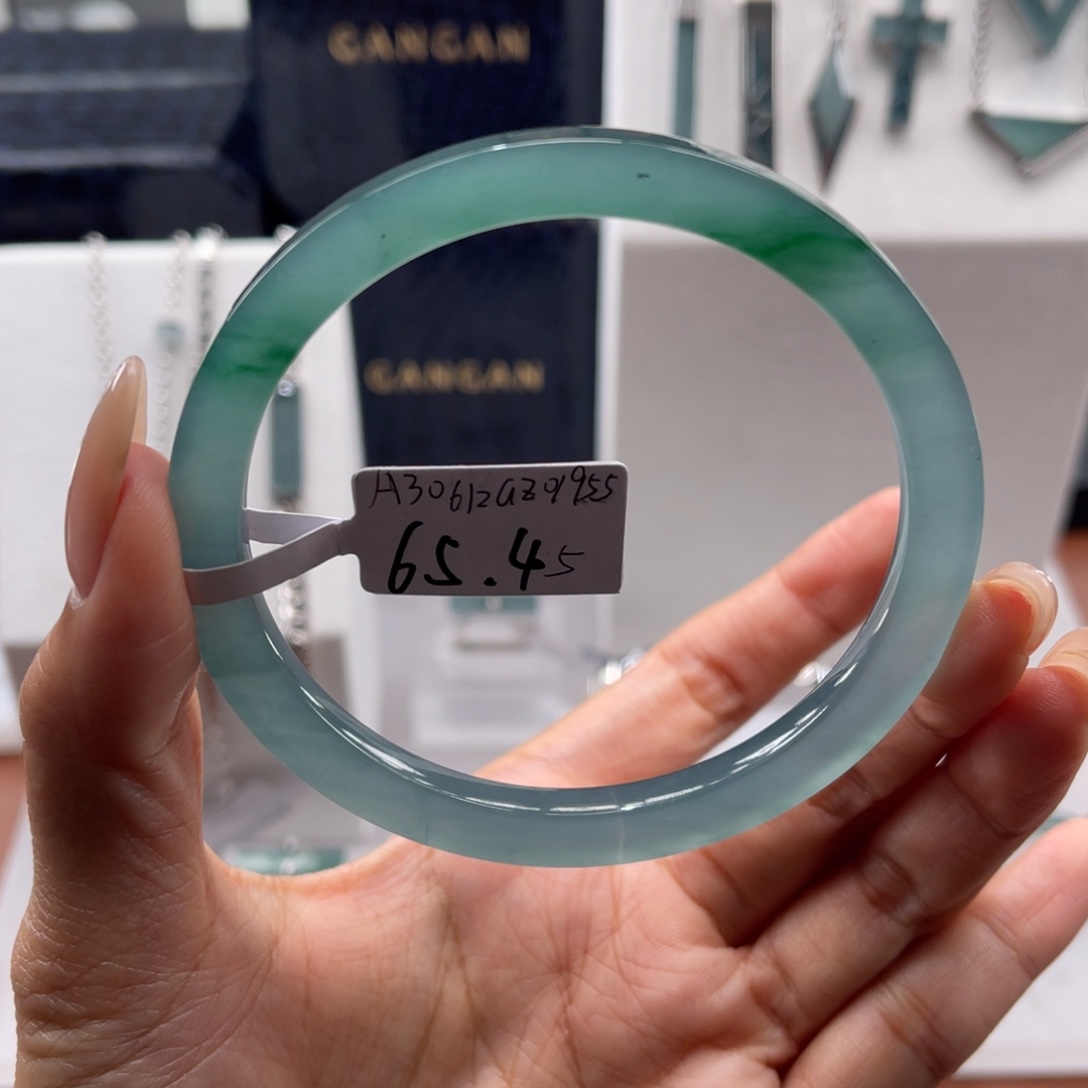 翡翠未镶嵌手镯65.45