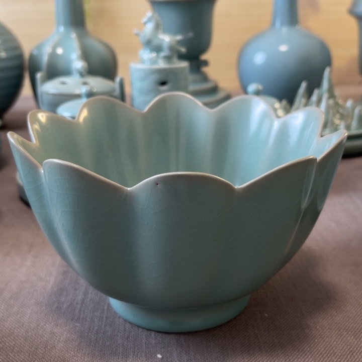 瓷片莲花温碗一一一瑕