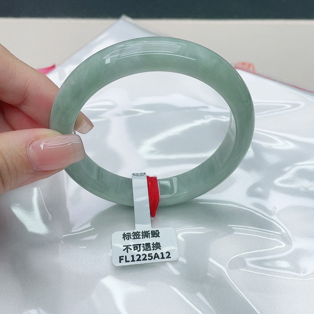 翡翠手镯未镶嵌正59