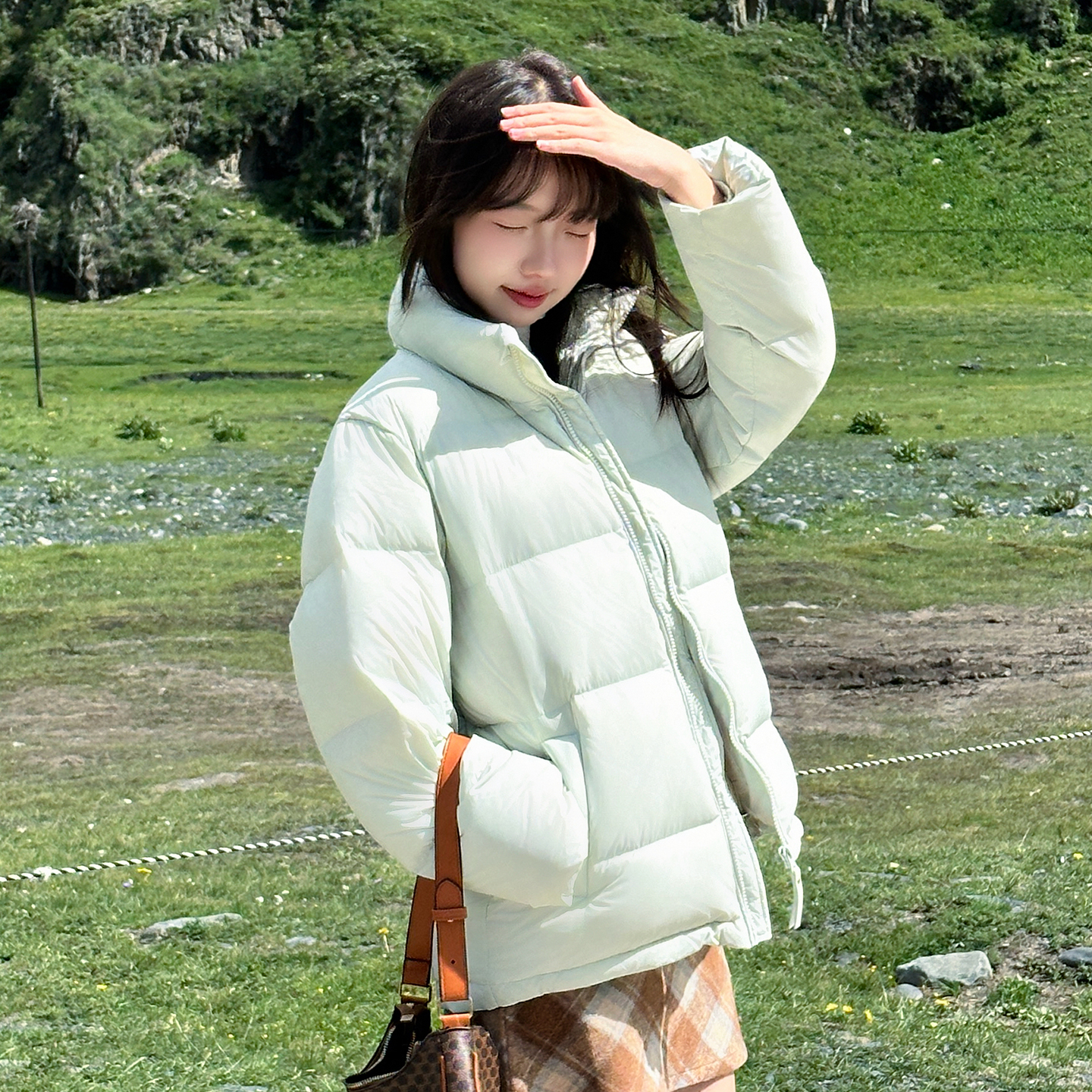 2025新款立领90白鸭绒面包羽绒服女短款宽松加厚保暖冬季男女外套