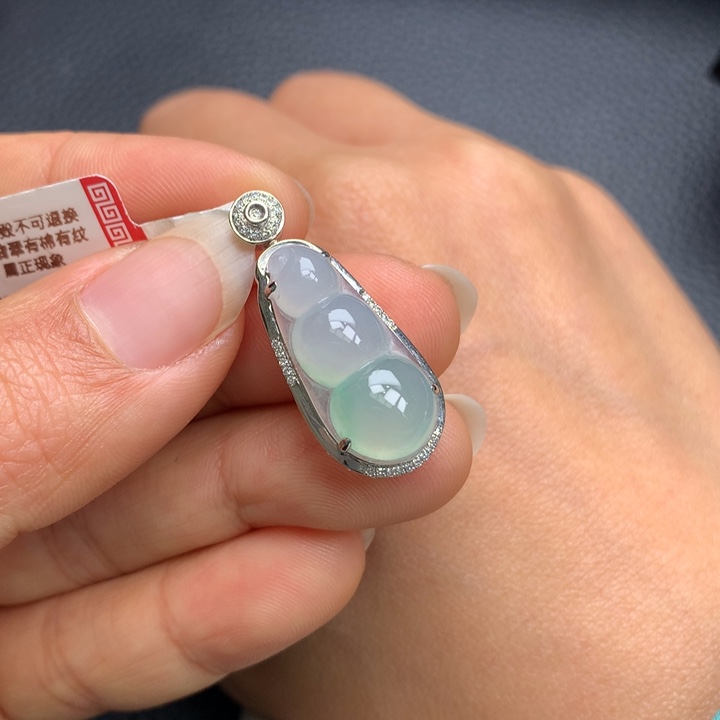 翡翠吊坠(不含链)18K金镶嵌