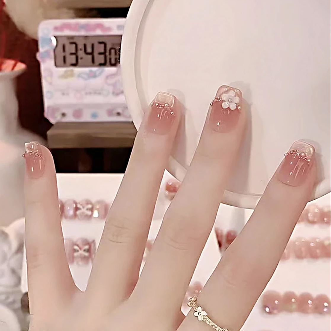 【七里香】纯手工穿戴甲法式猫眼立体小花款美甲温柔显白网红指甲贴