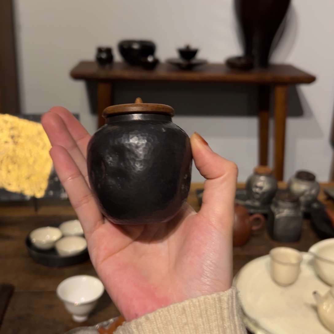 摆件陶瓷。    陶瓷。       