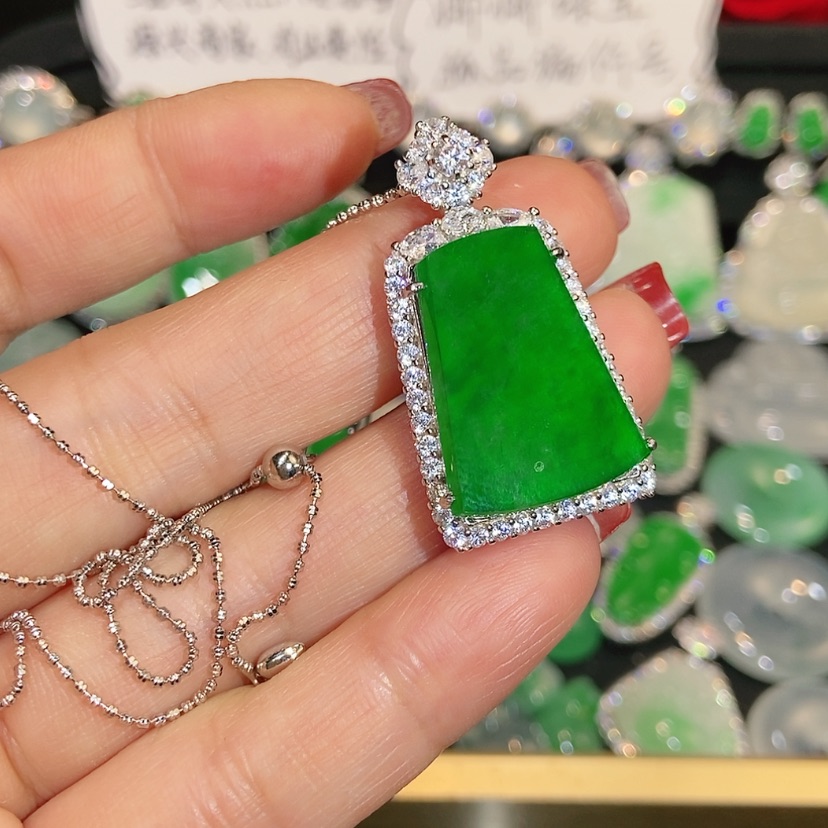 【闪购商品】颈饰未镶嵌翡翠天然翡翠