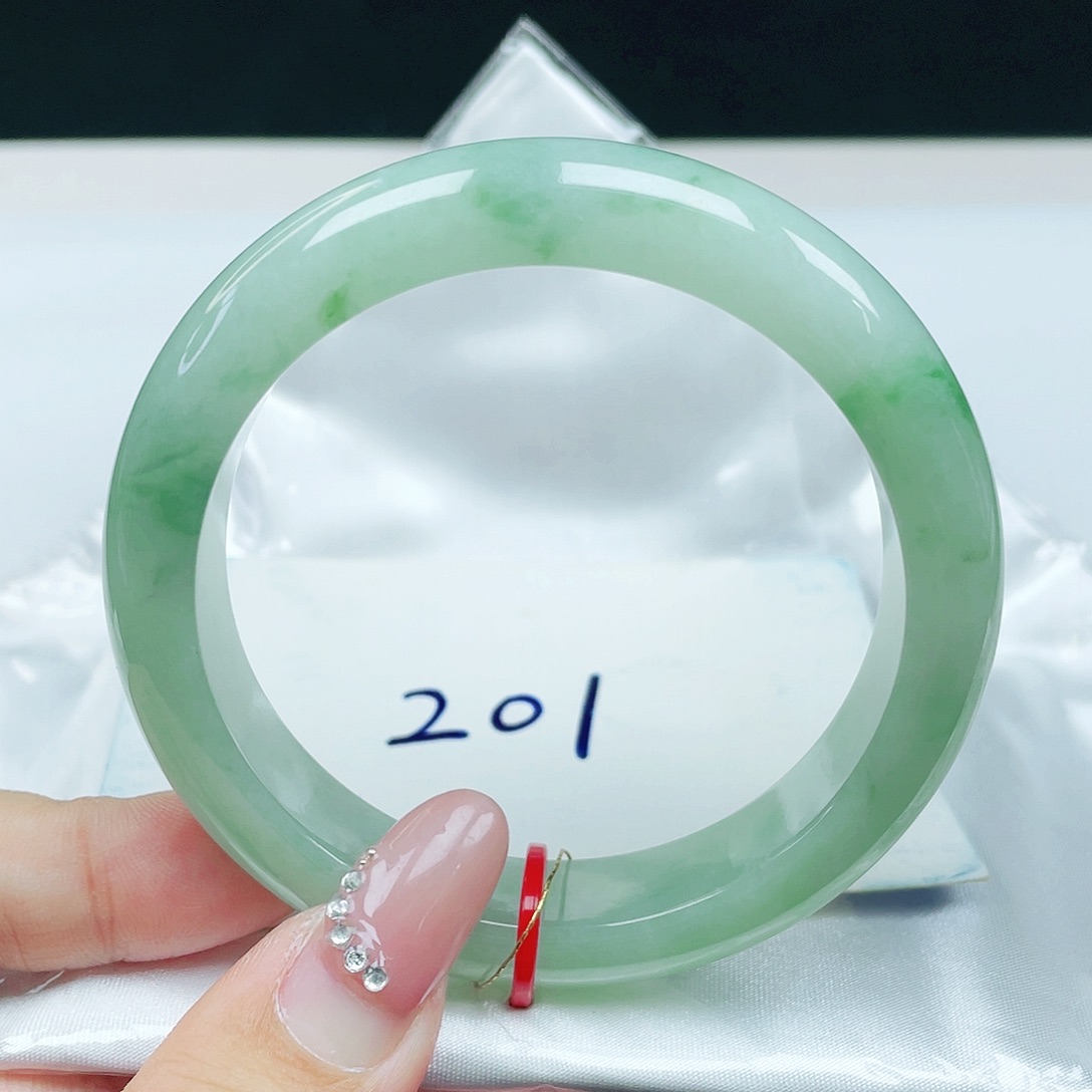 翡翠未镶嵌手镯 正圈57+