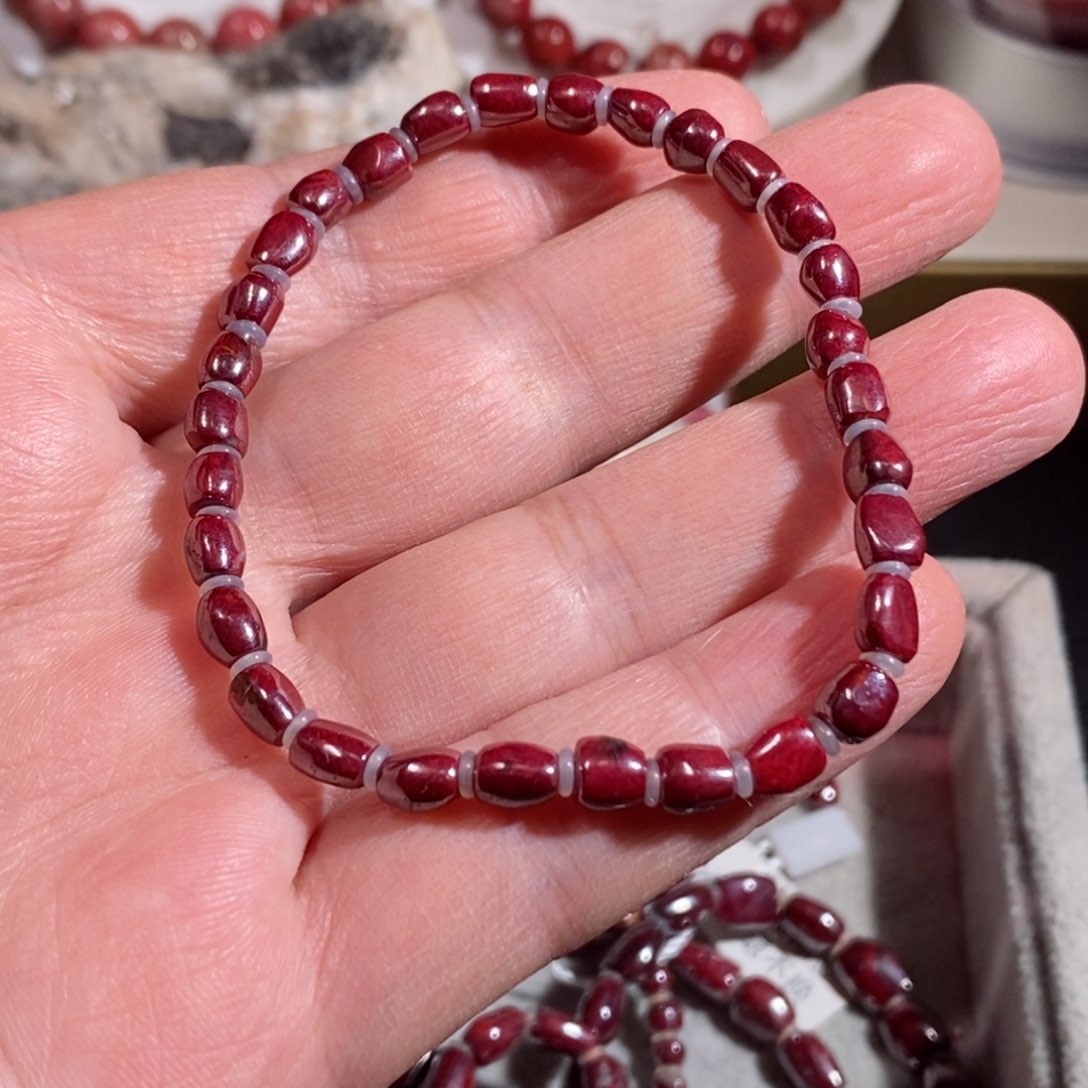 天然辰砂原矿随形手串