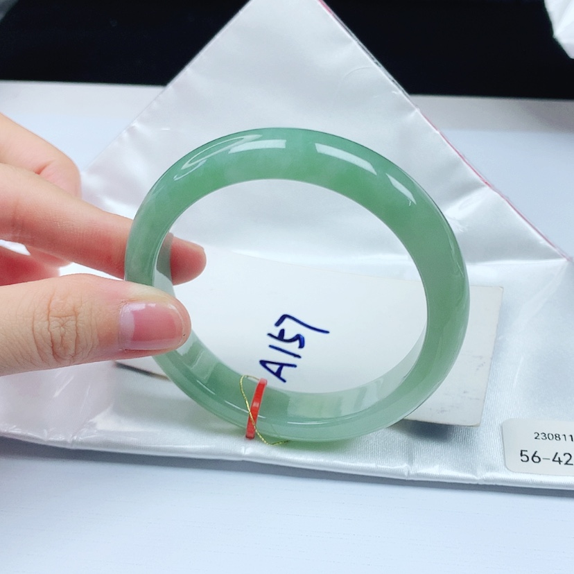 【闪购商品】翡翠手镯（圆镯）未镶嵌小*周天然缅甸a货手镯56