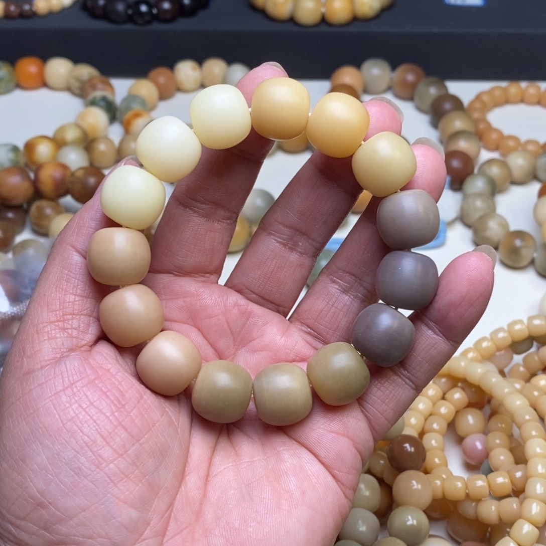 菩提根/象牙果手串六*六默认微瑕卡16mm五哈