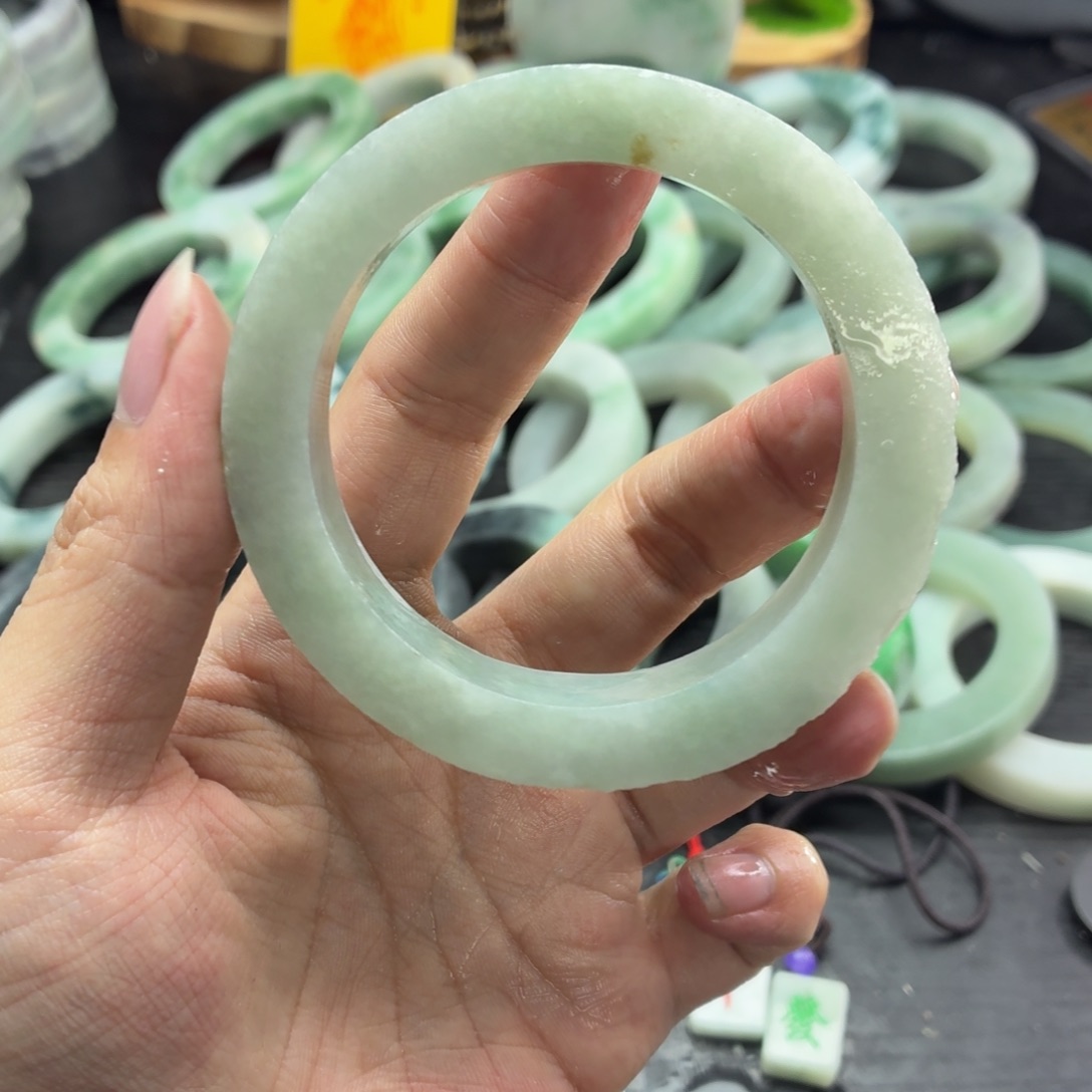 定制翡翠未镶嵌天然翡翠A货毛胚手镯定制