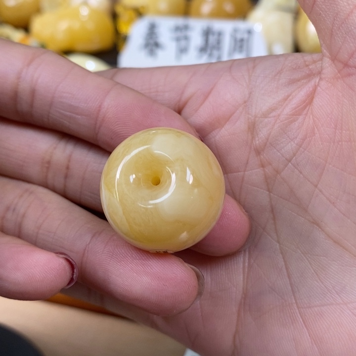 琥珀裸石未镶嵌墩子