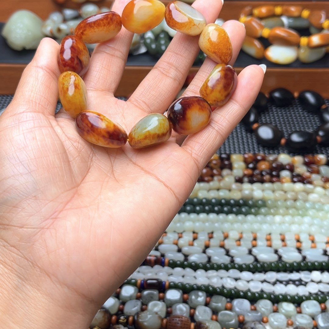 三***夏和田玉未镶嵌手链