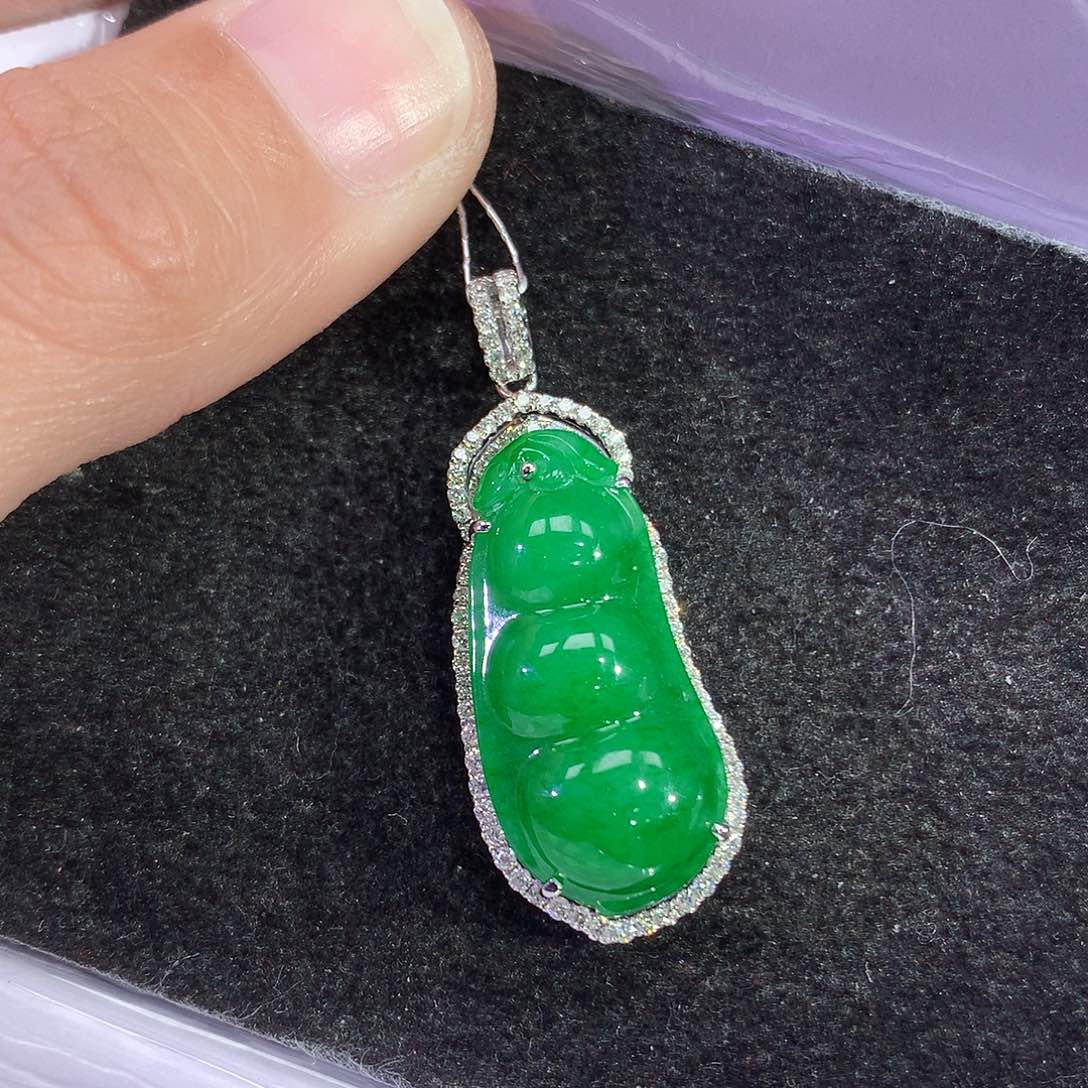 翡翠吊坠(赠链)18K金镶嵌