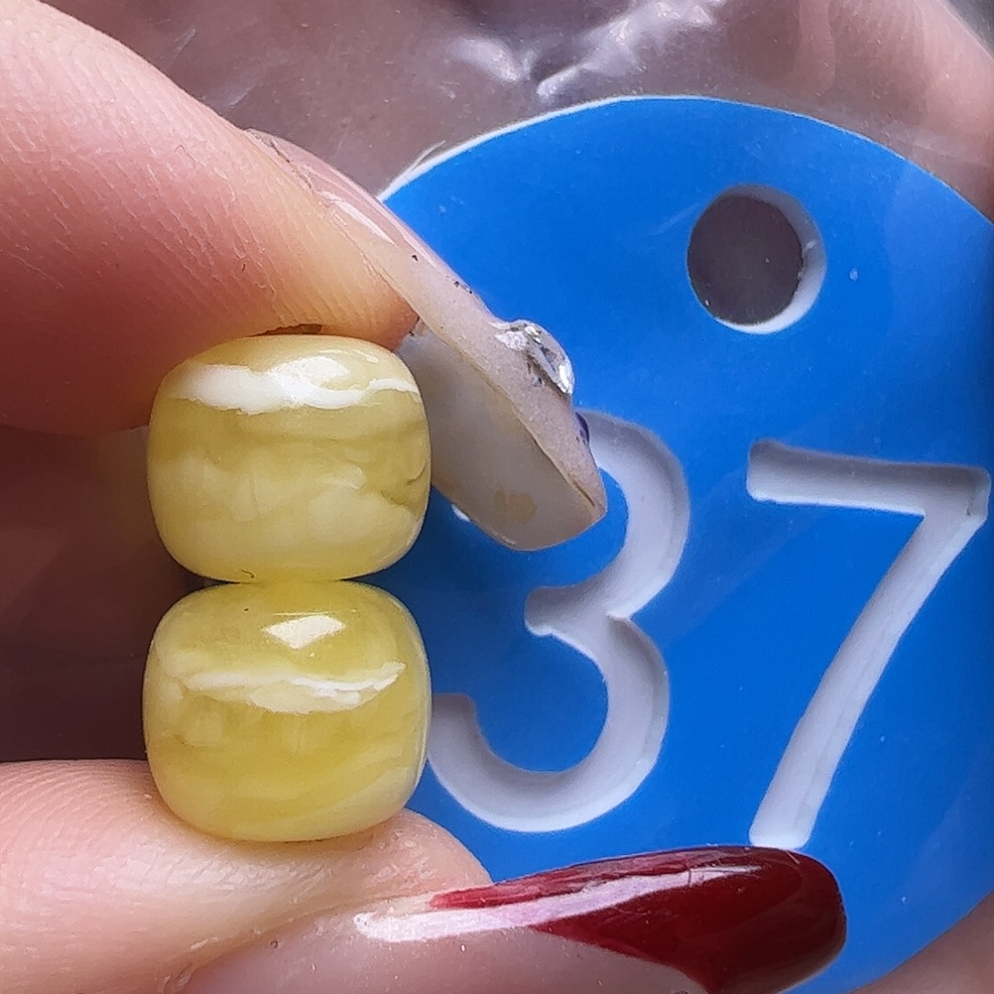 蜜蜡未镶嵌珠宝奇石8.5mm金瓷白老型