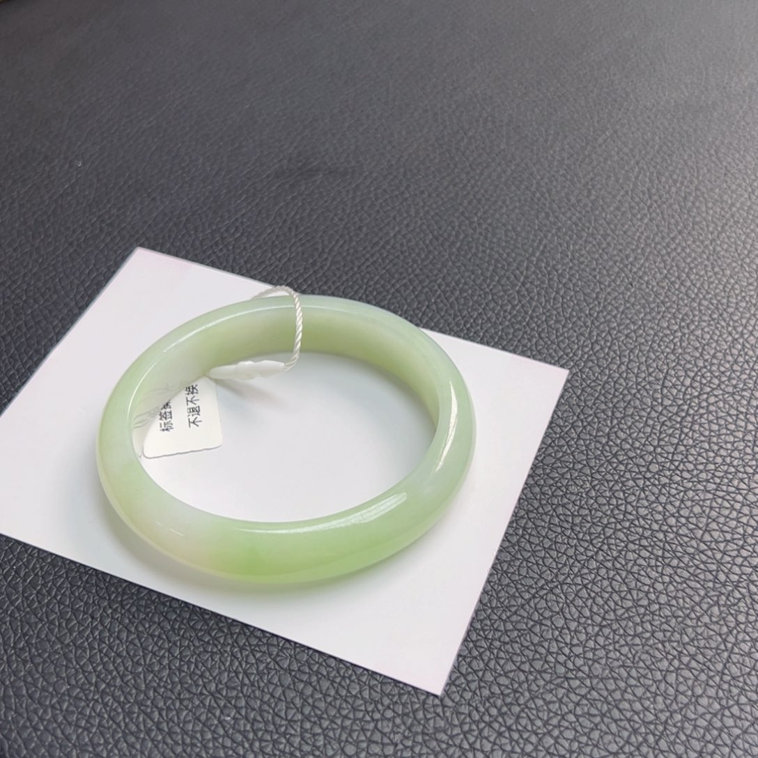 翡翠未镶嵌手镯10号