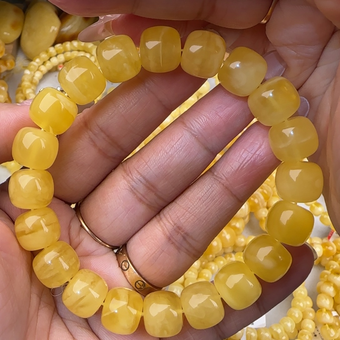 蜜蜡未镶嵌手链鸡油黄老型手串
