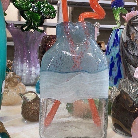 琉璃花瓶高28厘米口径6厘米