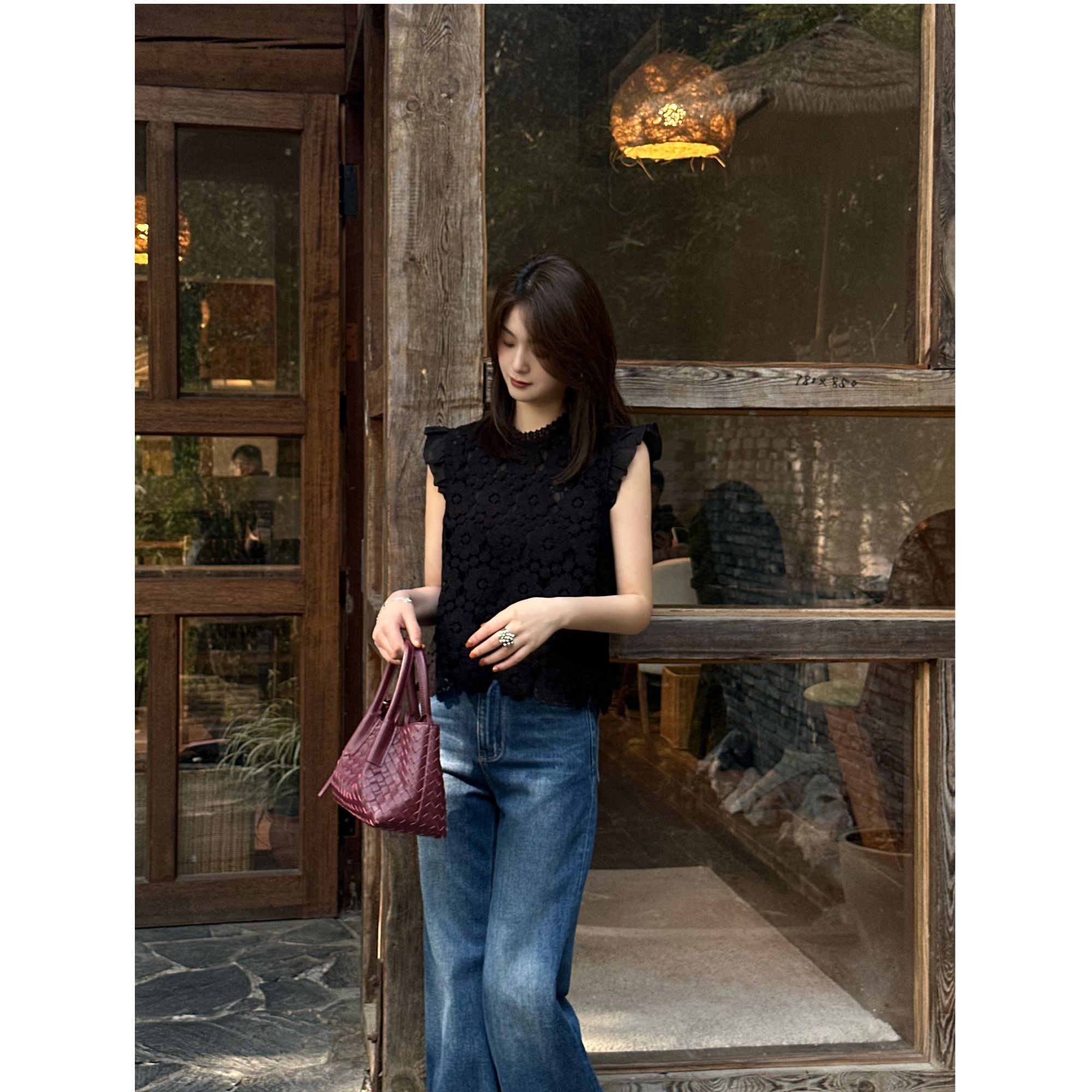 LUOZHIYIN/罗知音T112318TF镂空针织无袖背心上衣T恤