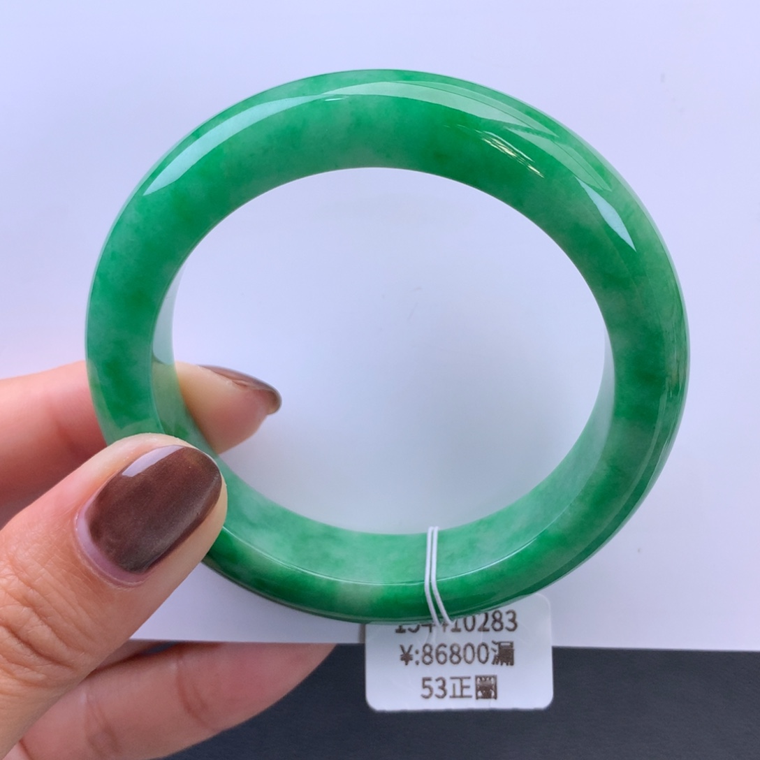 翡翠手镯未镶嵌细糯满绿辣绿手镯（有纹）