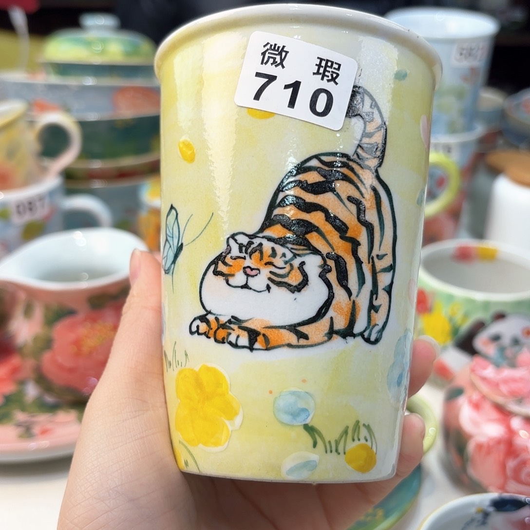 瓷片兔兔好可爱呀打