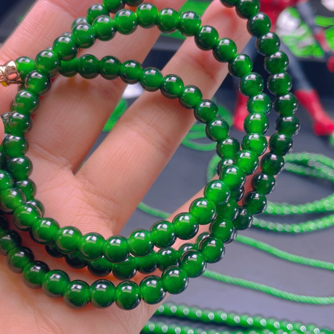 翡翠颈饰未镶嵌，1