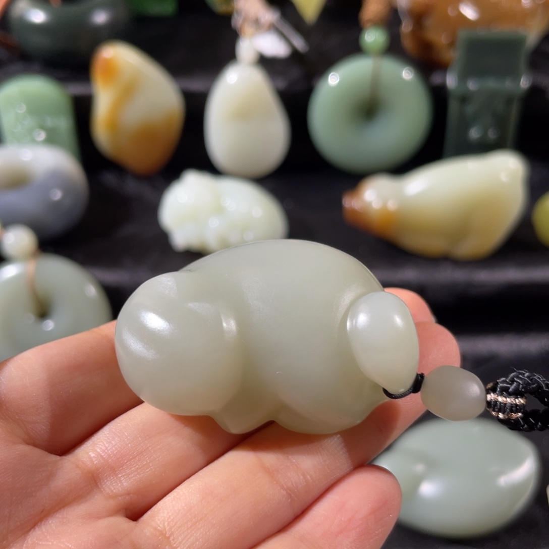 和田玉未镶嵌颈饰