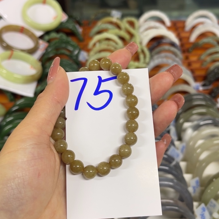 一****和田玉未镶嵌手镯