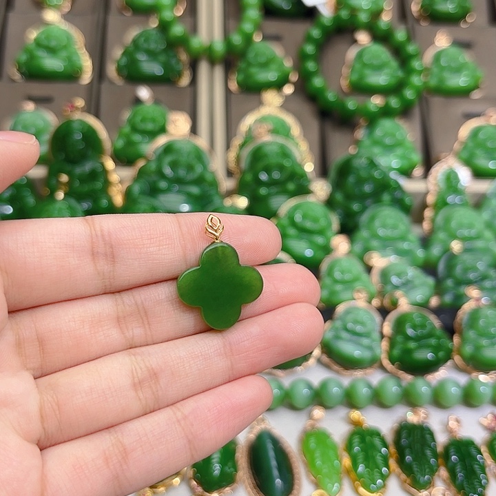 和田玉（碧玉）颈饰18K金镶嵌