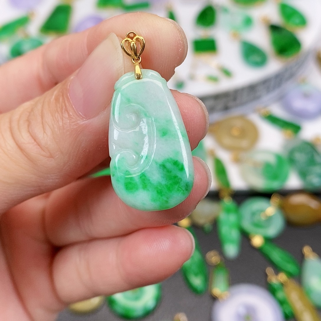 翡翠吊坠(不含链)18K金镶嵌