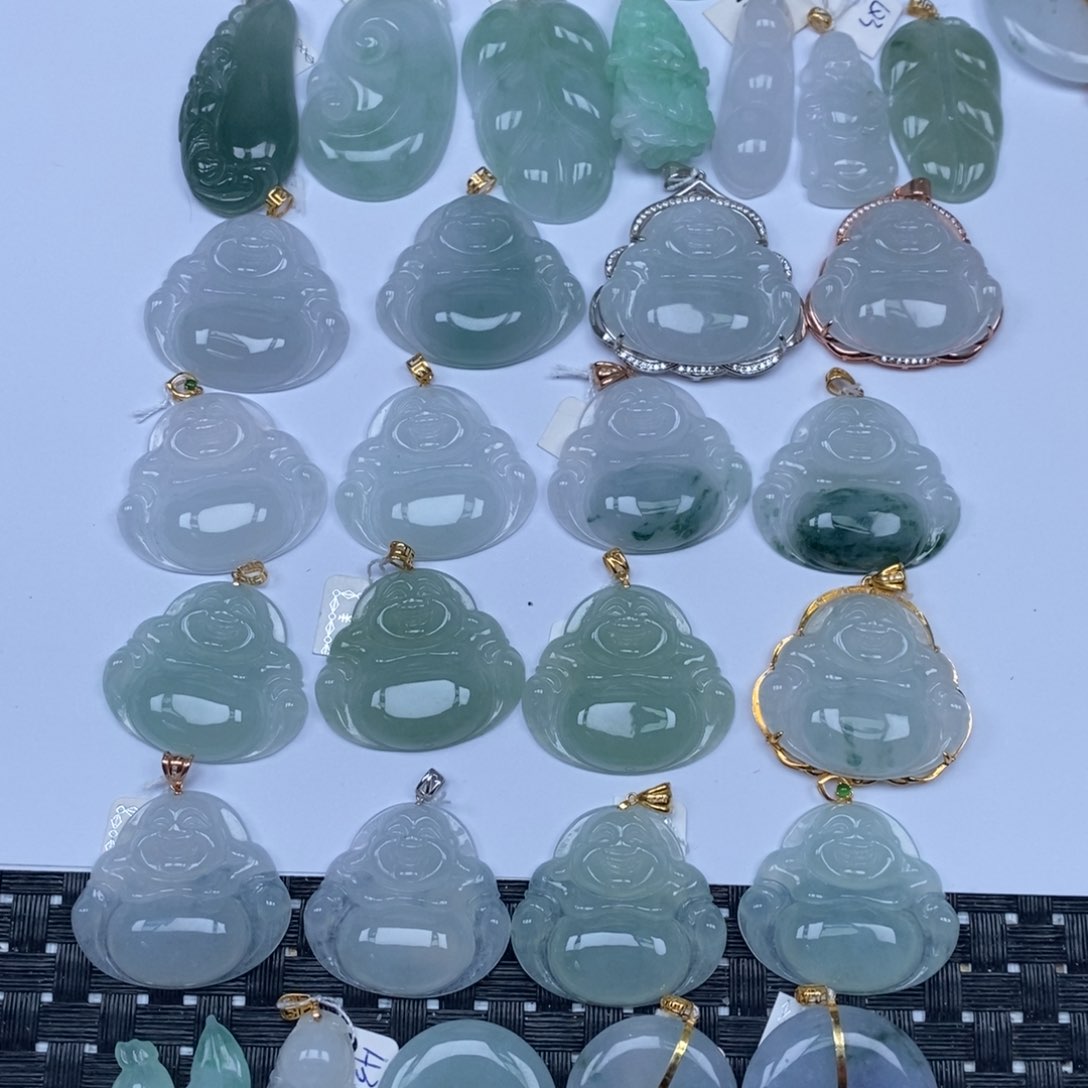 翡翠颈饰未镶嵌天然翡翠