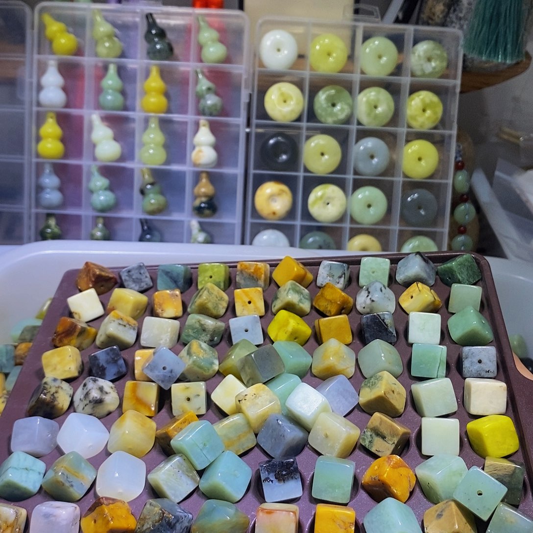 未镶嵌蛇纹石玉其他M****t197