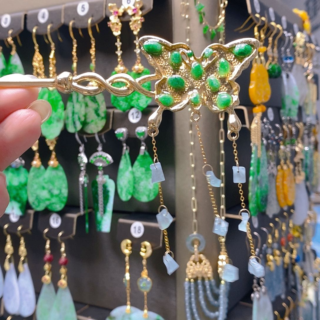 未镶嵌翡翠耳饰翡翠