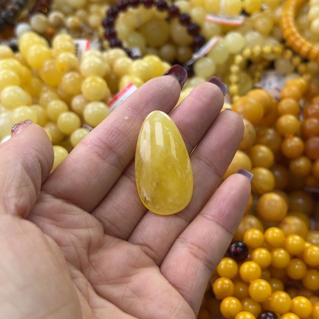 琥珀珠宝奇石未镶嵌