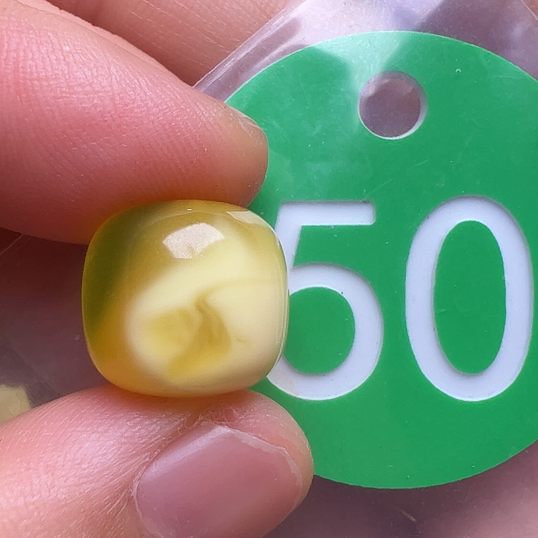 未镶嵌蜜蜡裸石13.2m m