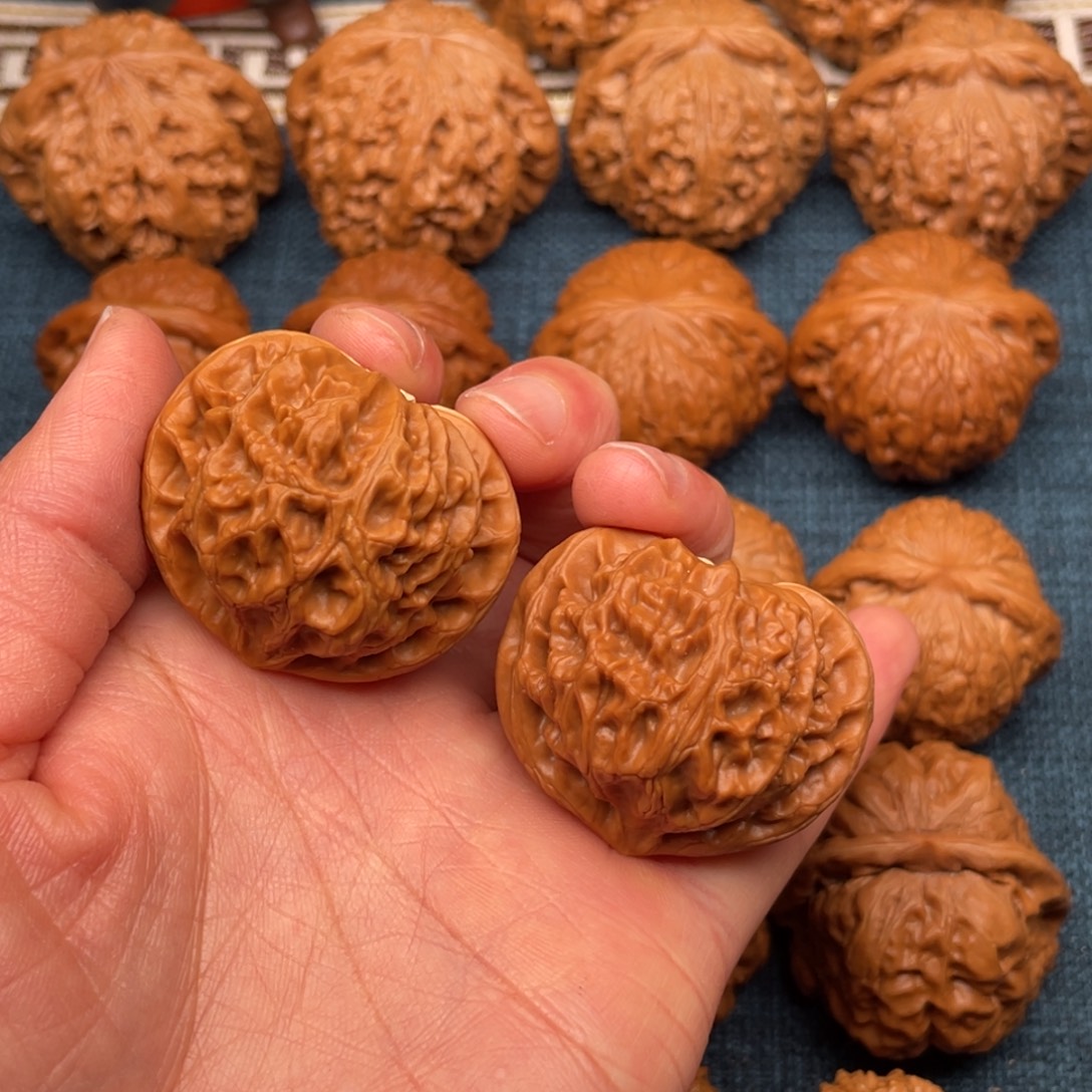 乘****把件文玩核桃39桃心宫灯